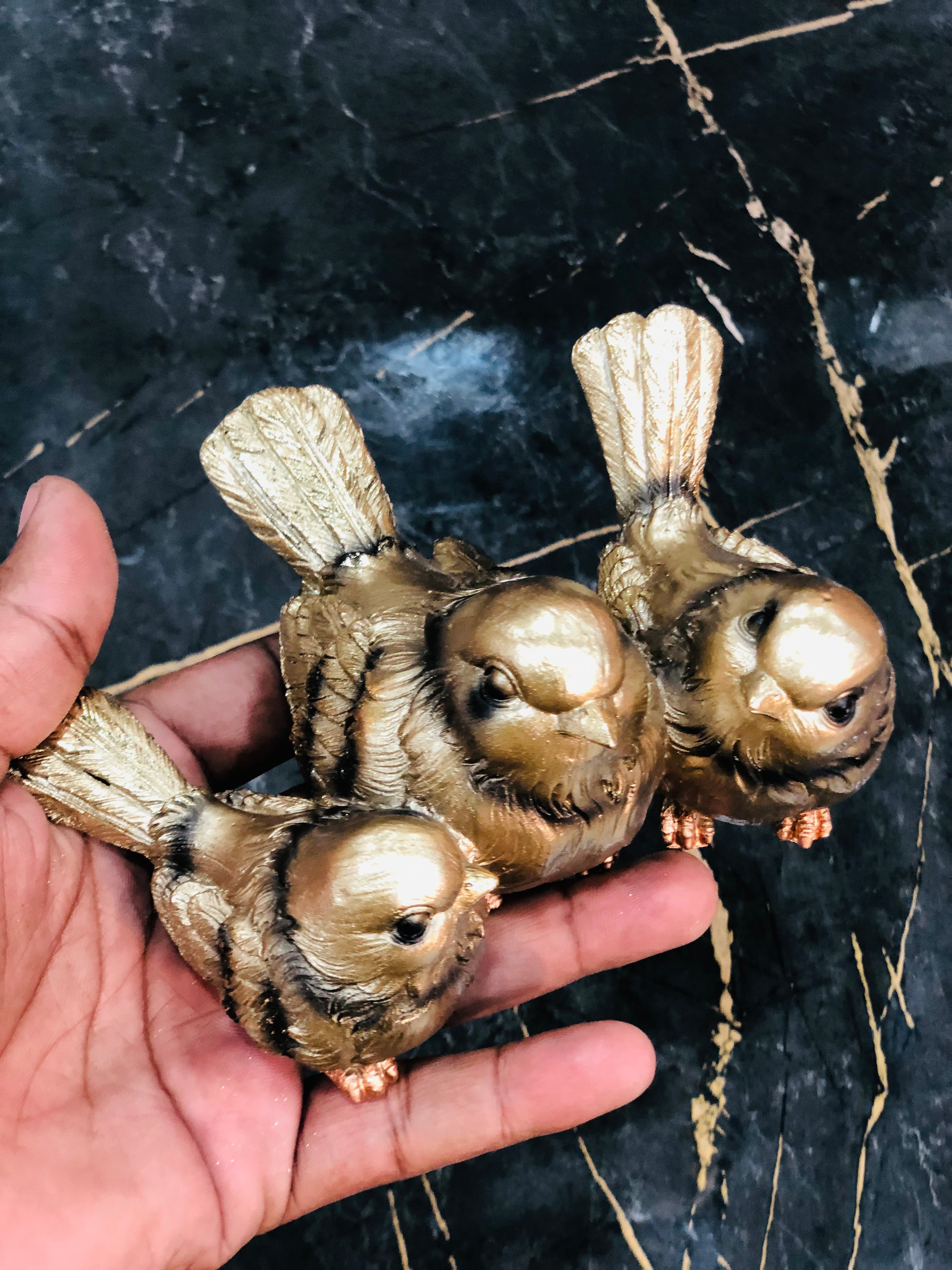 Aureate Sparrow Decor